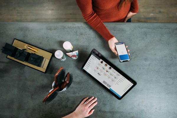Top stratégies pour améliorer l'expérience client en RCS
